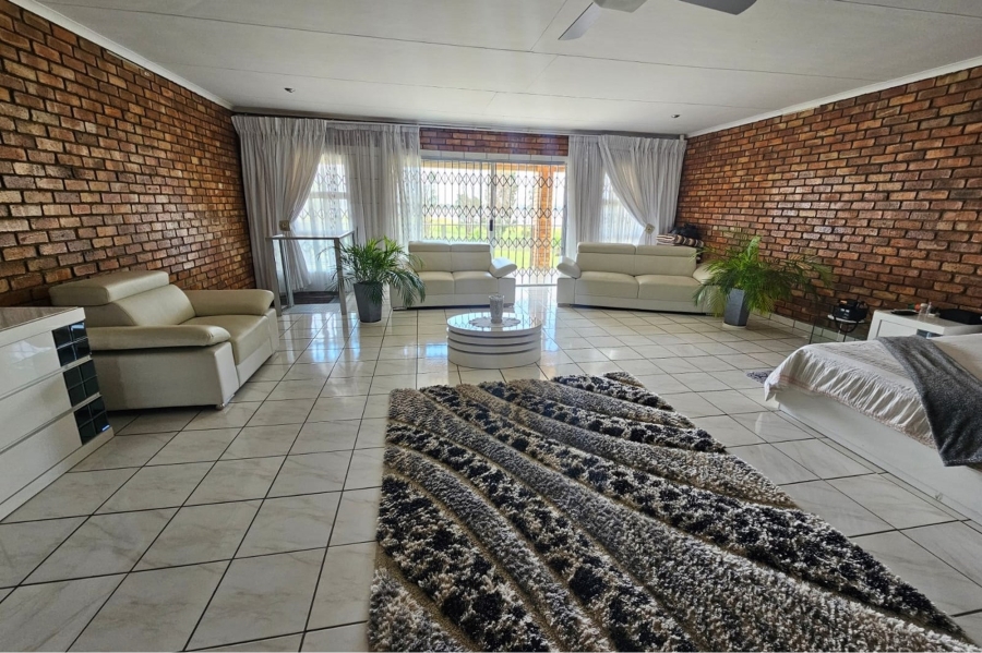 3 Bedroom Property for Sale in Oranjeville Free State